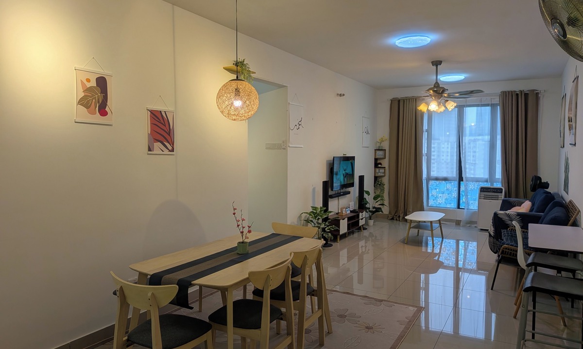 Central District Apartment | Cozy, Clean & Convenient Perfect for Business & Leisure Travelers