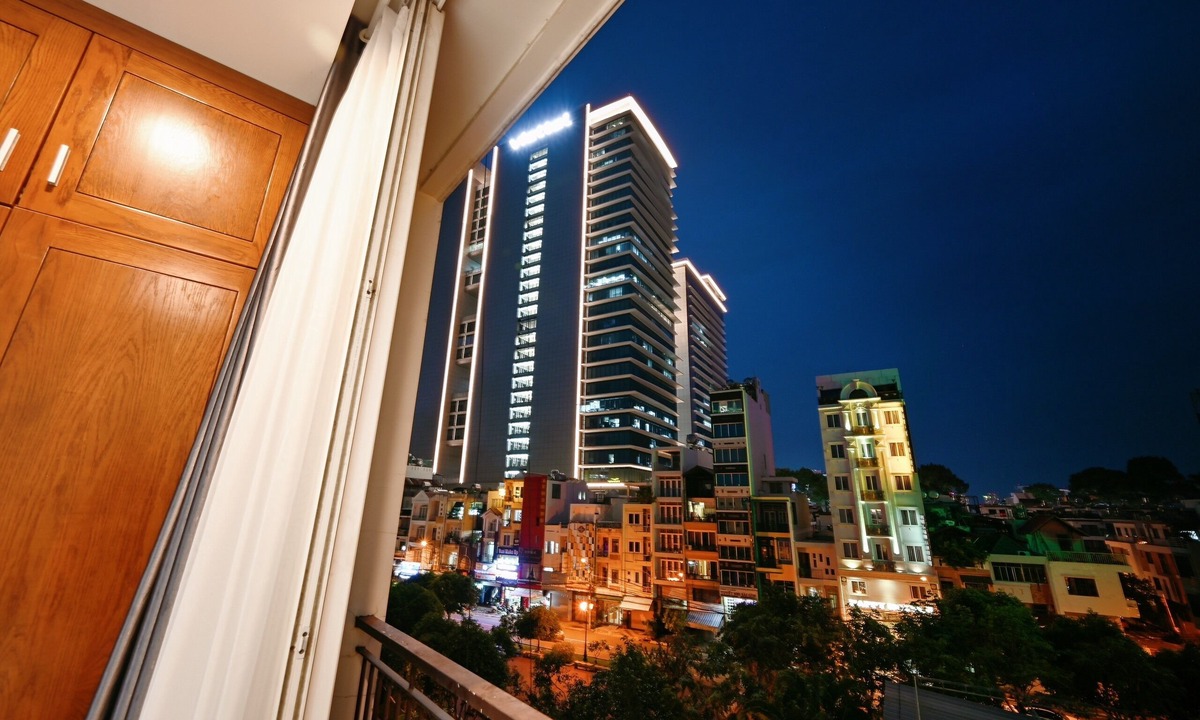 District 10 Apartment | Hado Centrosa Quan 10 Apartment