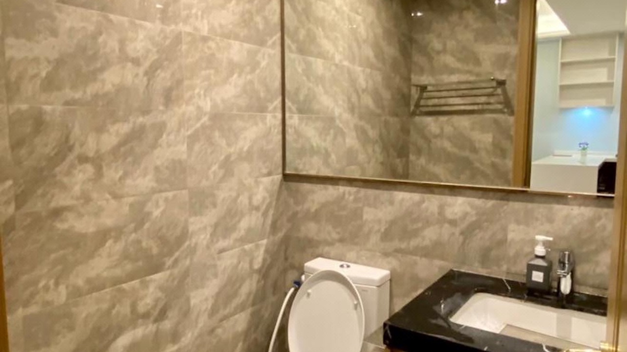 Photo of Bathroom in Central District