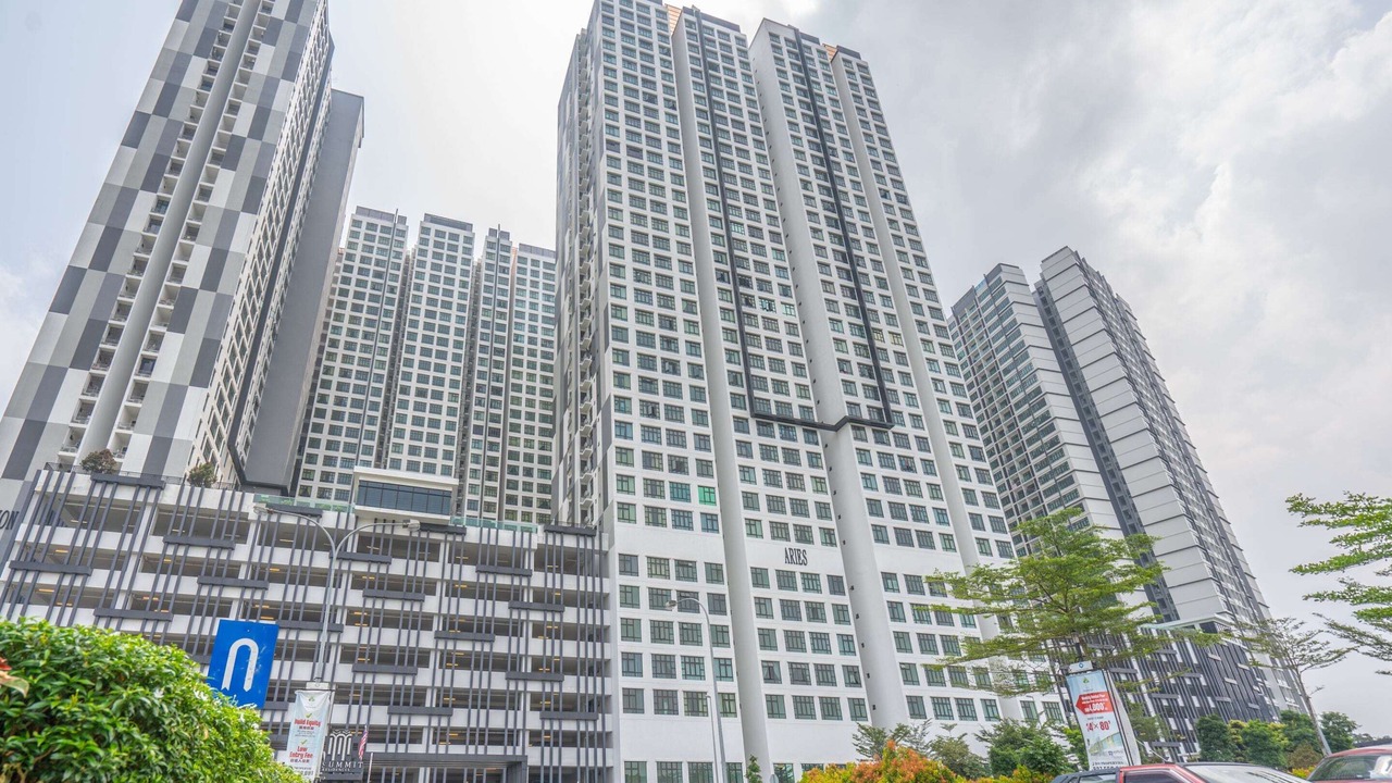 Photo of Buildings in Kempas