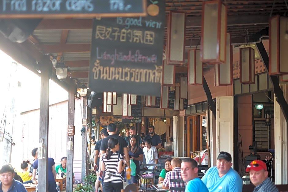 Photo of Human In Picture in Amphawa