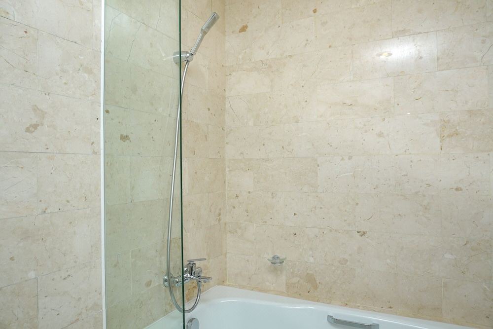 Photo of Bathroom in Karet
