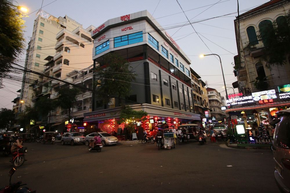Photo of Buildings in Daun Penh