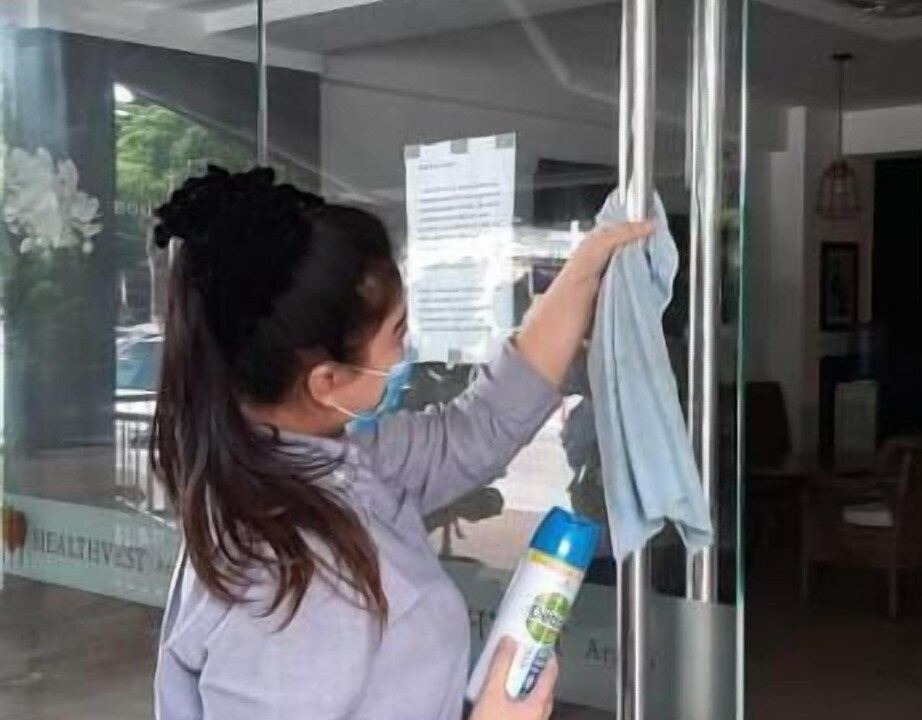Photo of Human In Picture in Dataran Sunway
