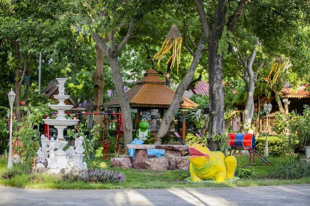 Photo of Buildings in Sam Chuk