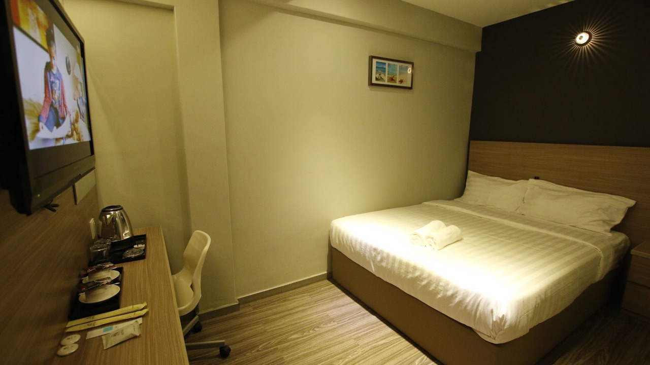 Photo of Bedroom in SS 2