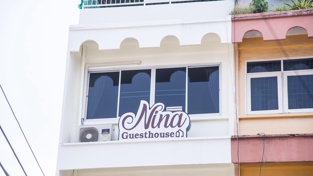 Photo of Buildings in Wat Bowon Niwet