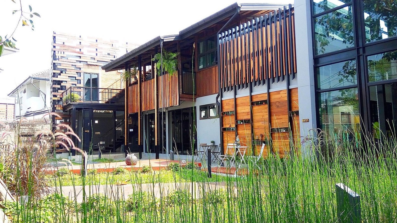 Photo of Buildings in Wieng