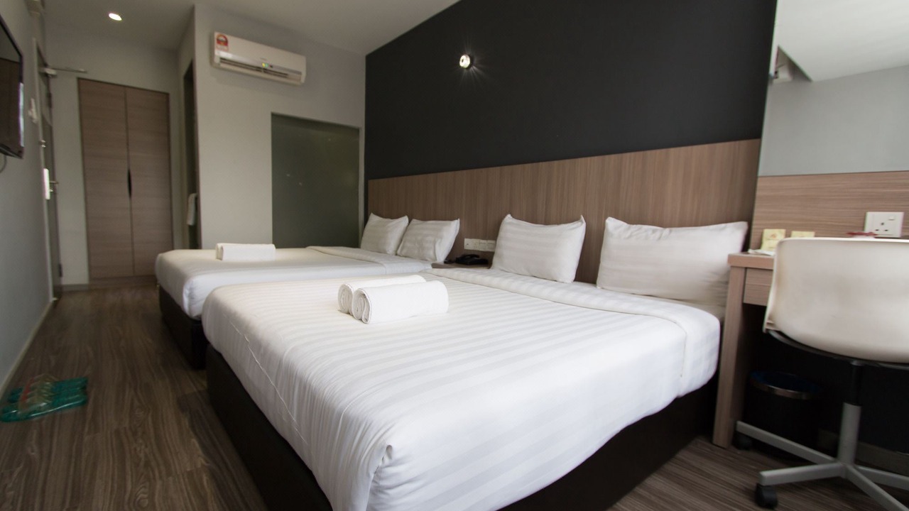Photo of Bedroom in SS 2