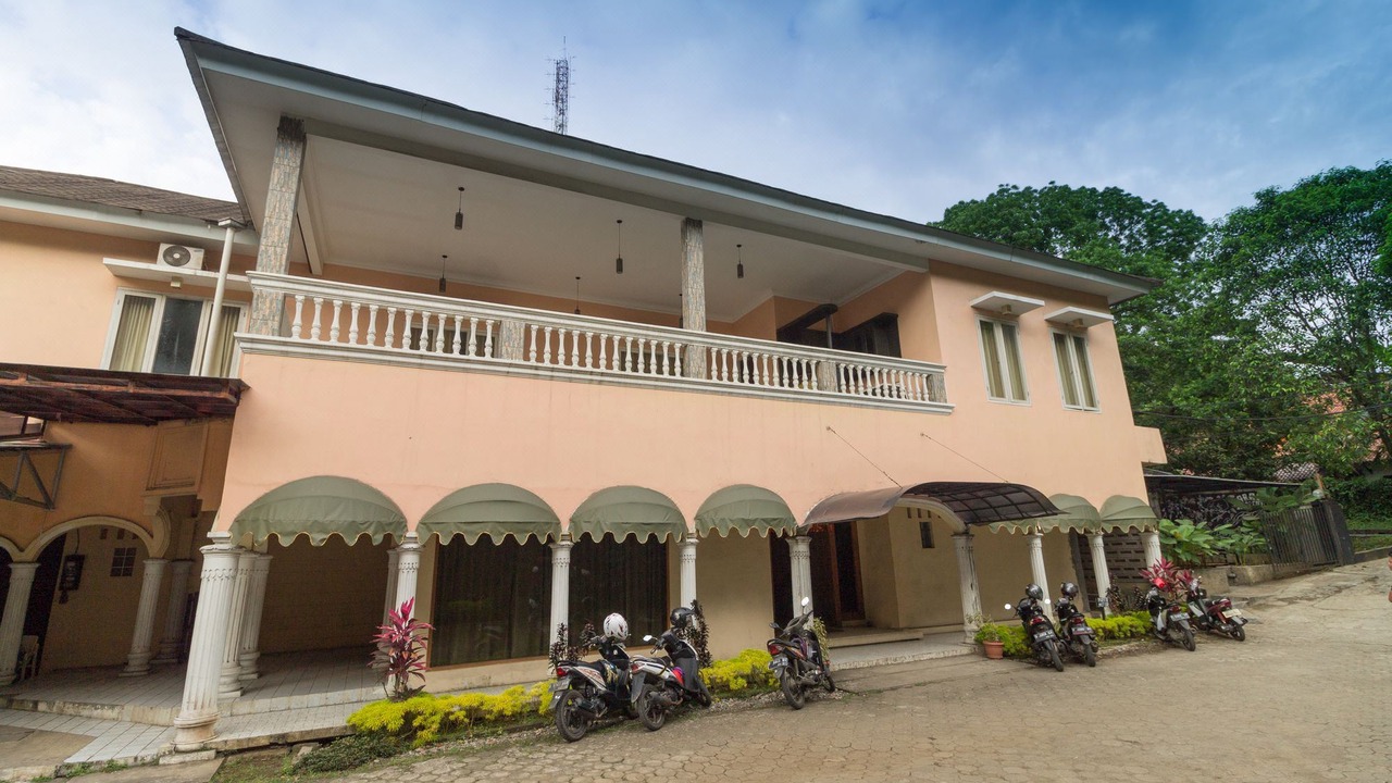 Photo of Buildings in Bogor Tengah