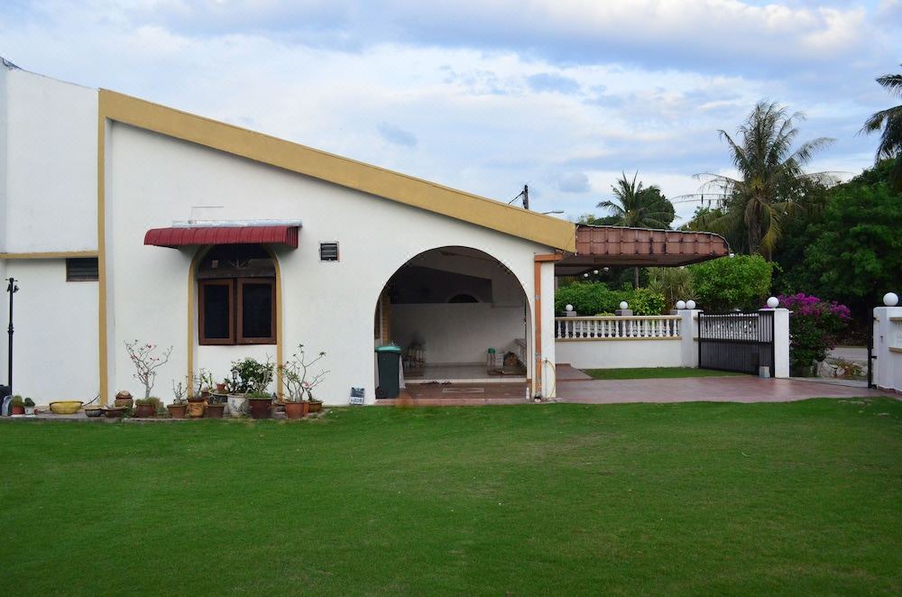 Photo of Buildings in Batu Enam