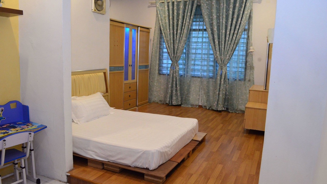 Photo of Bedroom in Batu Enam