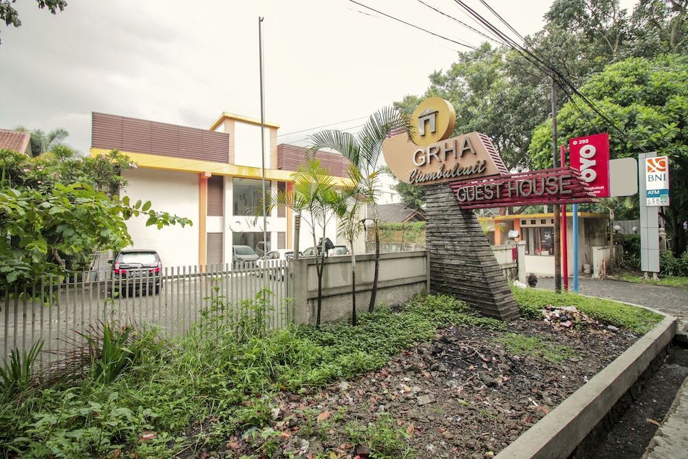 Photo of Buildings in Ciumbuleuit