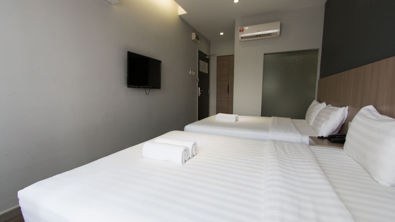 Photo of Bedroom in SS 2