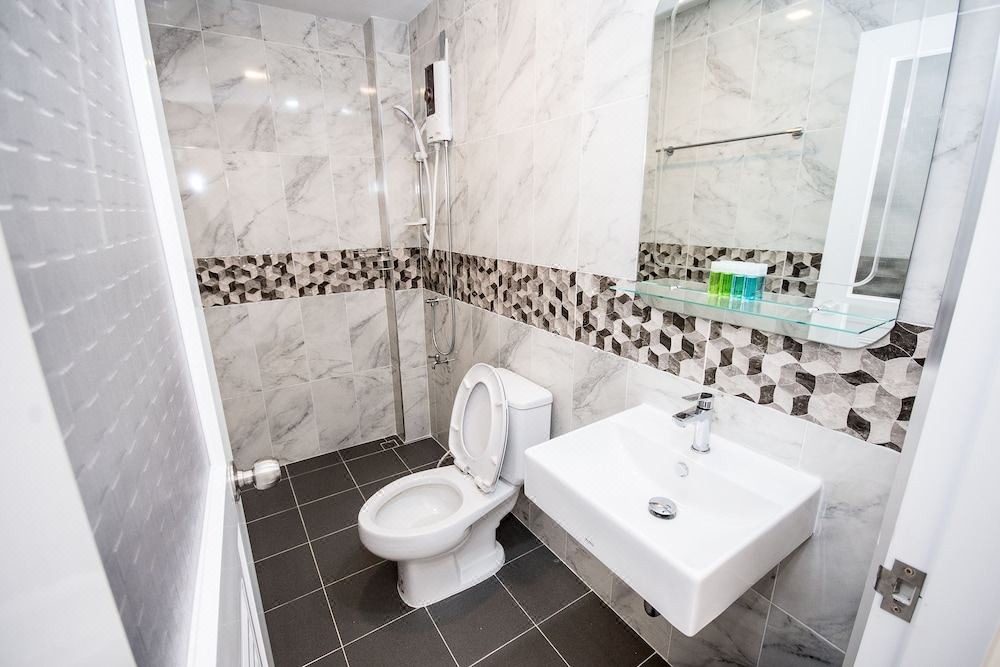 Photo of Bathroom in Wat Bowon Niwet