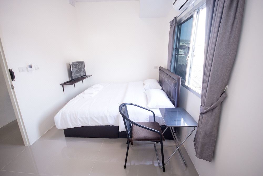 Photo of Bedroom in Wat Bowon Niwet