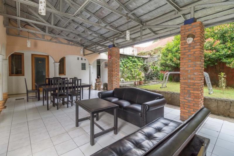 Photo of Patio Balcony in Bogor Tengah
