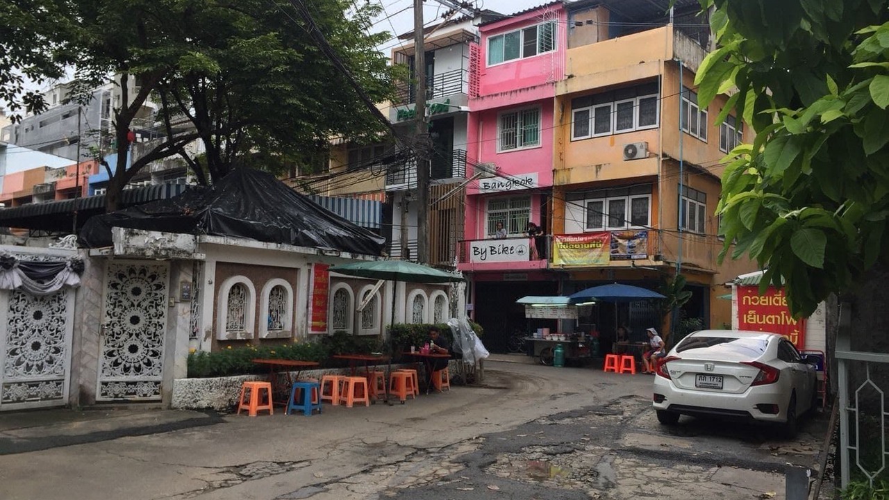 Photo of Buildings in Arun Amarin