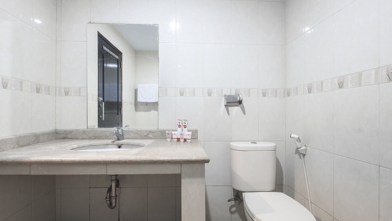 Photo of Bathroom in Biringkanya