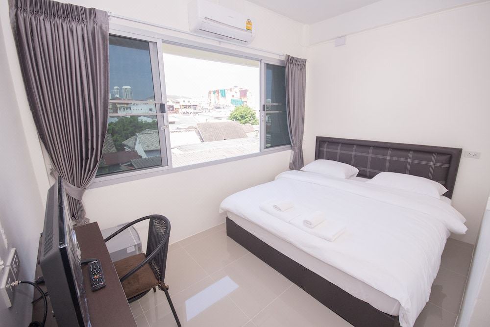 Photo of Bedroom in Wat Bowon Niwet