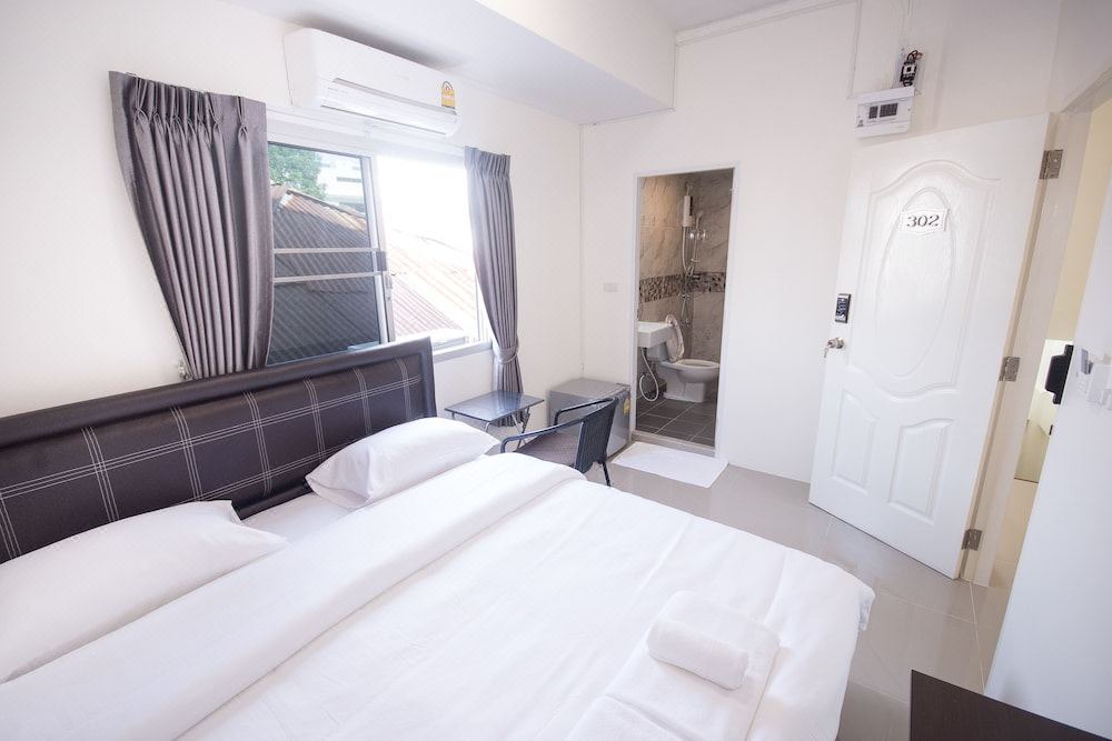 Photo of Bedroom in Wat Bowon Niwet