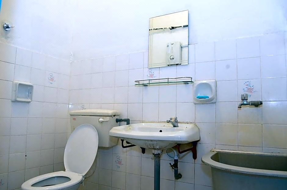 Photo of Bathroom in Batu Enam