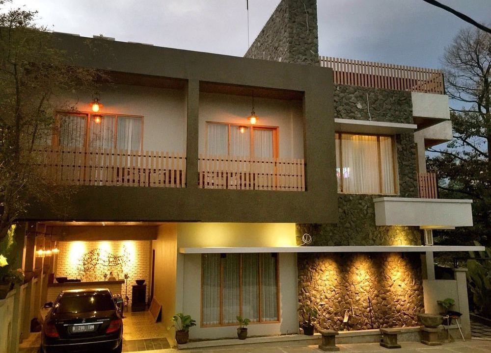 Photo of Buildings in Cigadung
