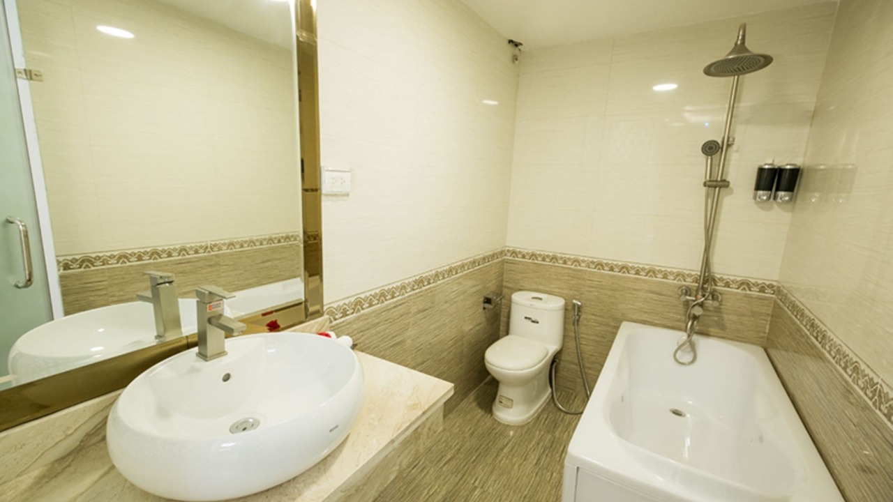 Photo of Bathroom in Old Quarter