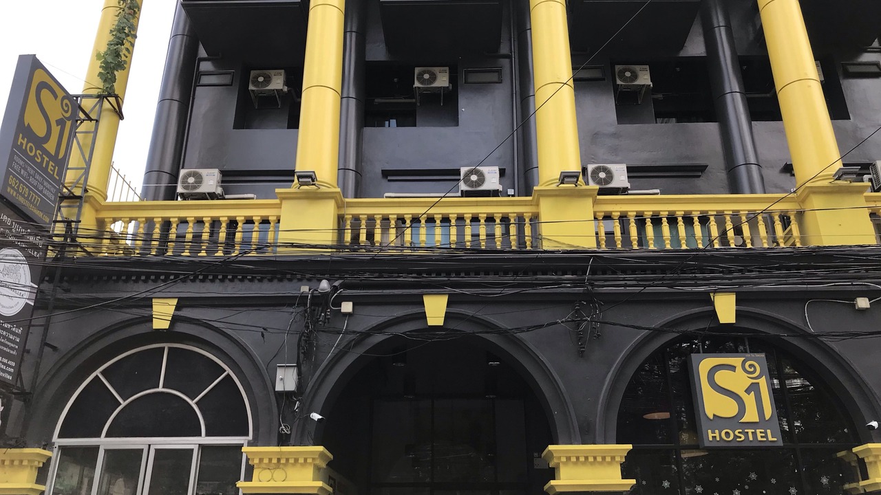 Photo of Buildings in Thung Maha Mek