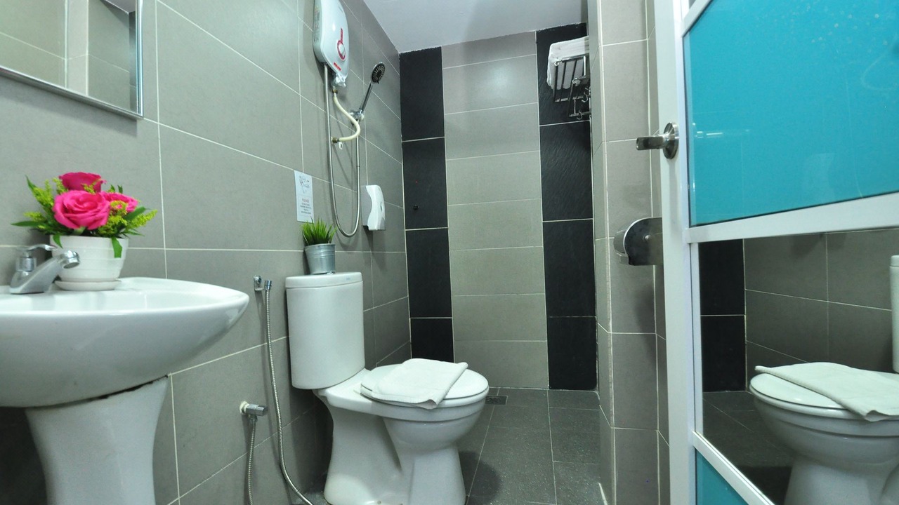 Photo of Bathroom in SS 2