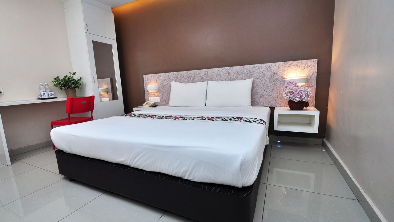 Photo of Bedroom in SS 2