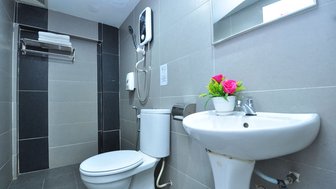 Photo of Bathroom in SS 2