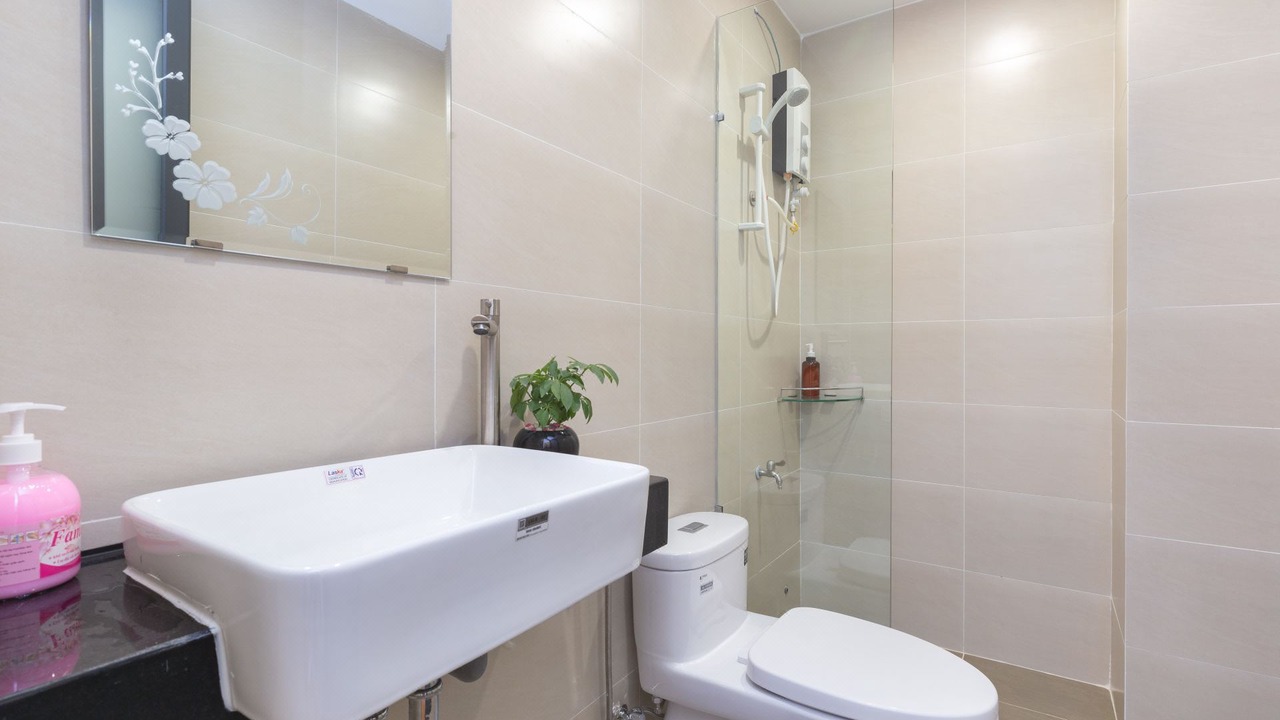 Photo of Bathroom in Phuong 8