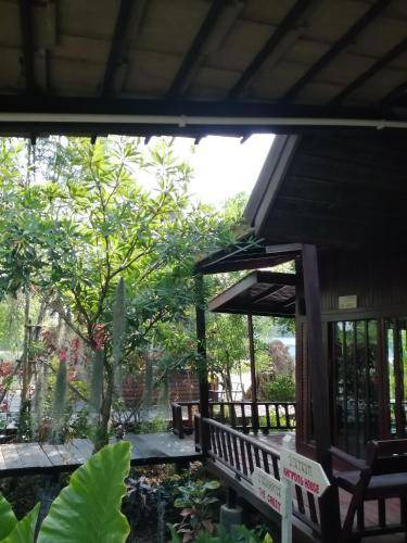Photo of Others in Doem Bang