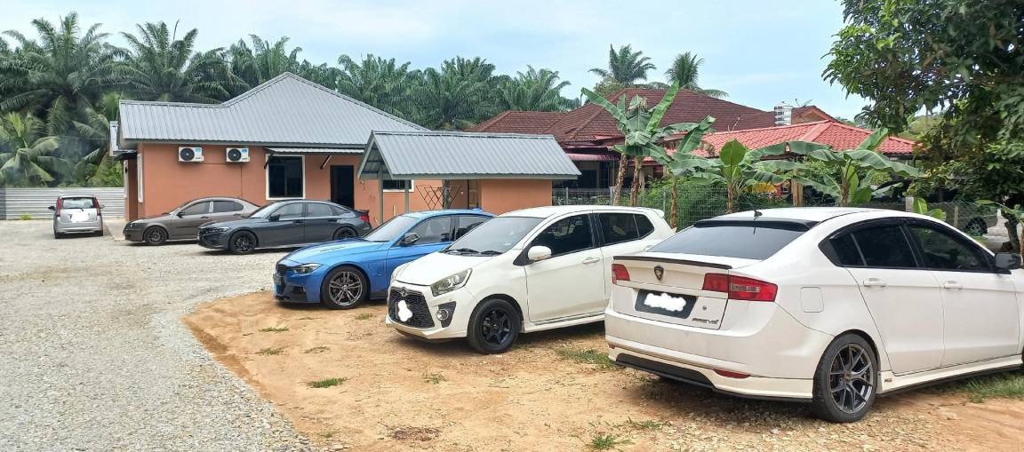 Photo of Others in Parit Raja
