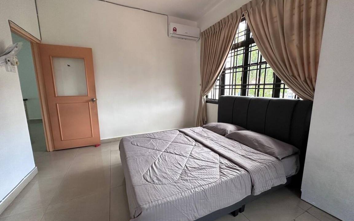 Photo of Bedroom in Ulu Tiram