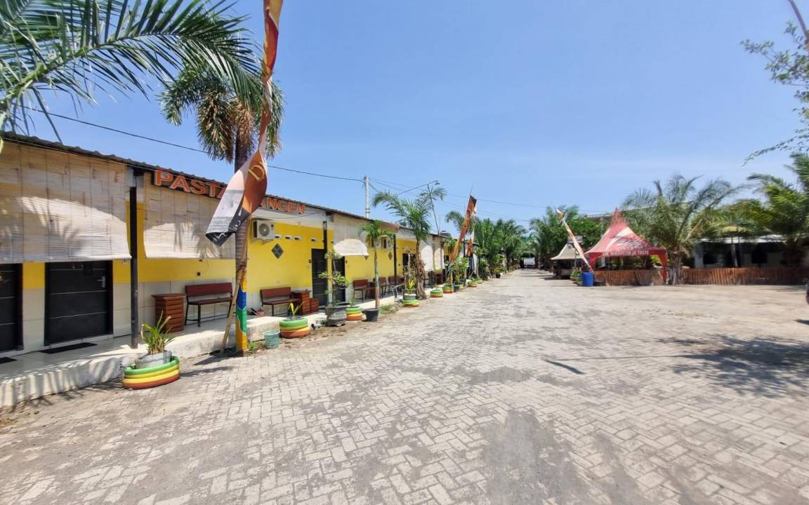 Photo of Buildings in Asembagus