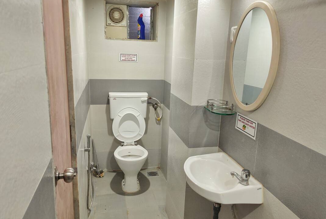 Photo of Bathroom in Juhu