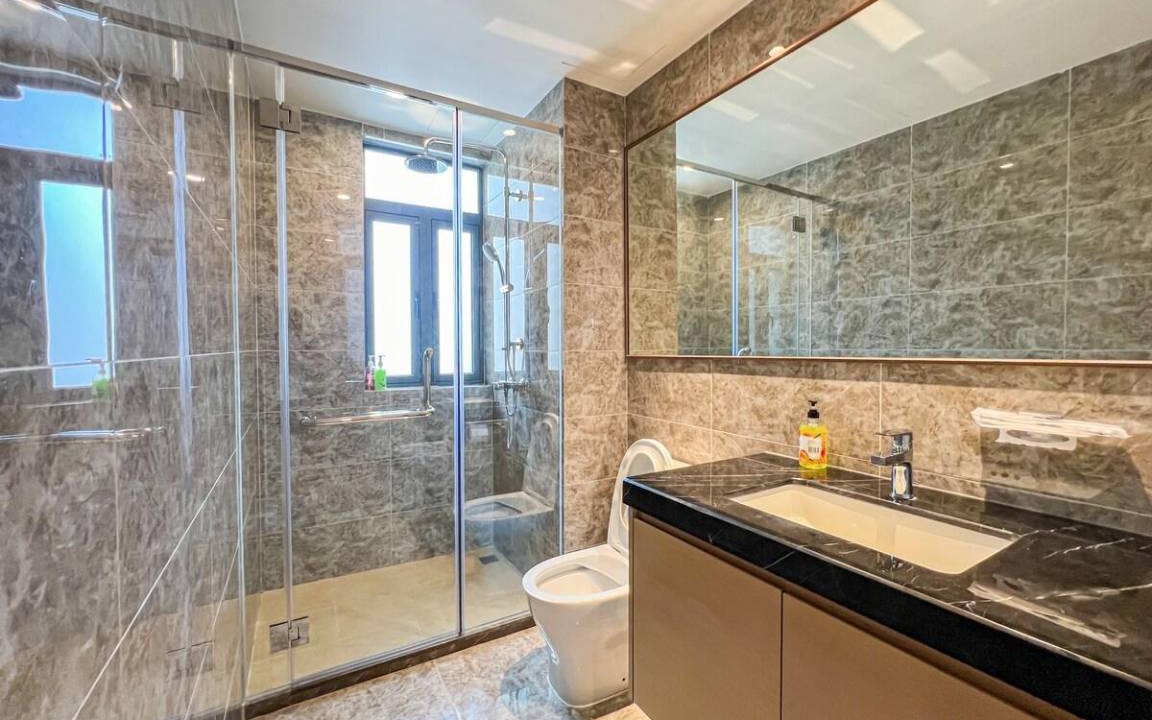 Photo of Bathroom in Central District