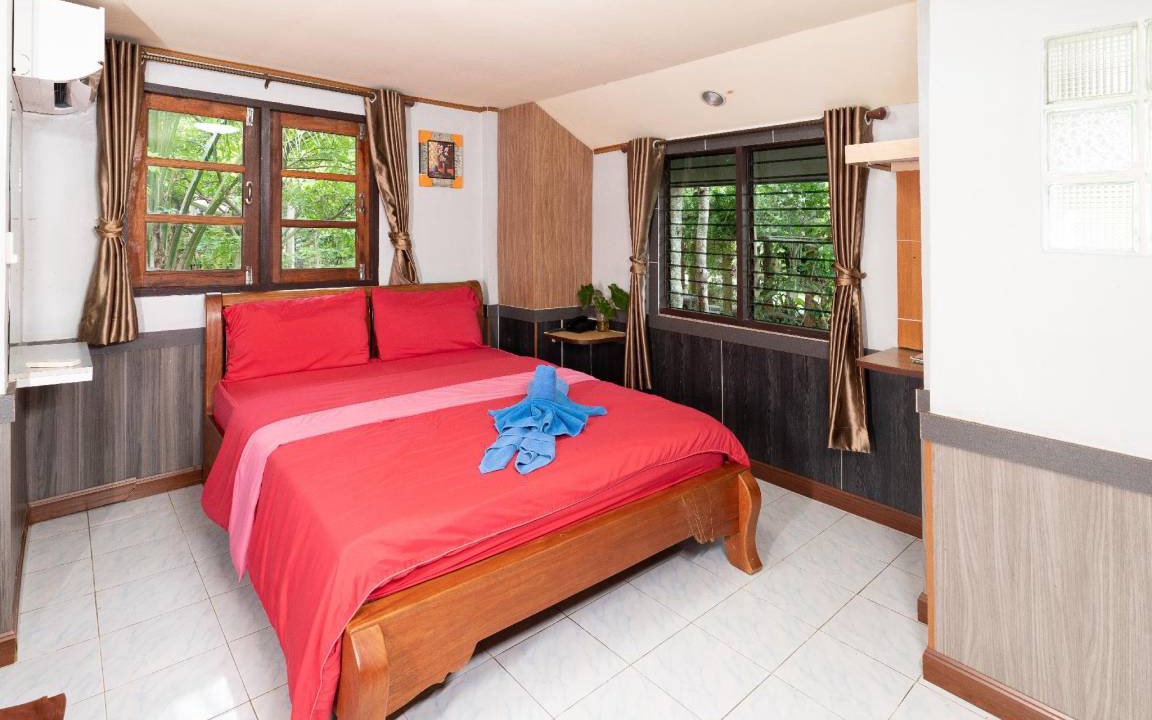 Photo of Bedroom in Photharam