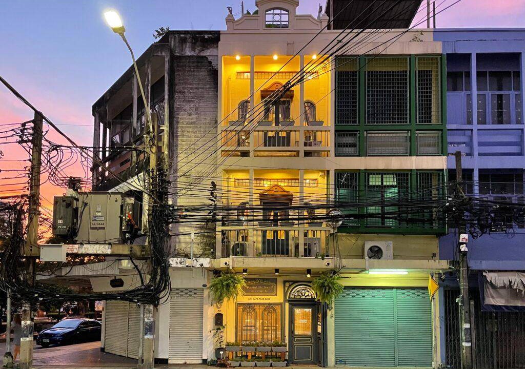 Photo of Buildings in Phra Nakhon