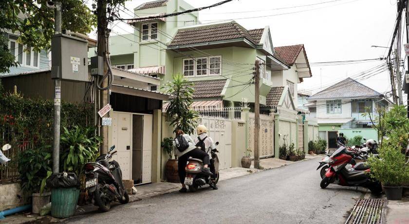 Photo of Others in Bang Khun Phrom