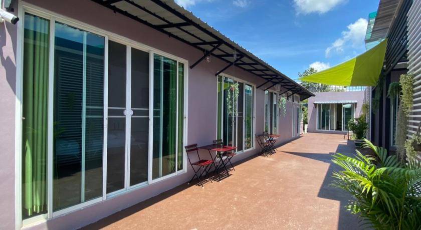 Photo of Patio Balcony in Tha Mai