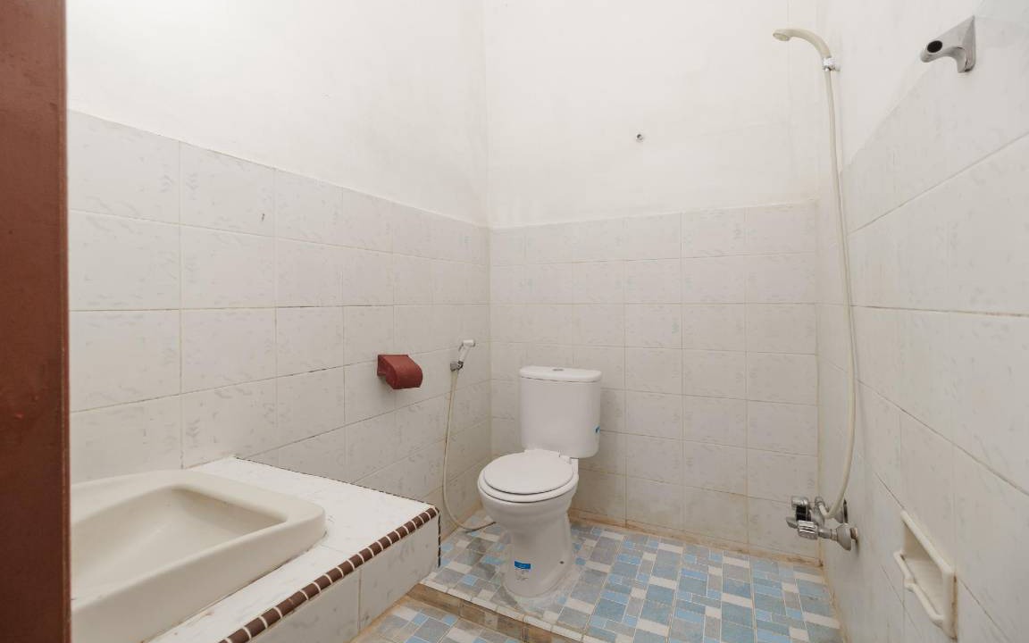 Photo of Bathroom in Tuk Tuk
