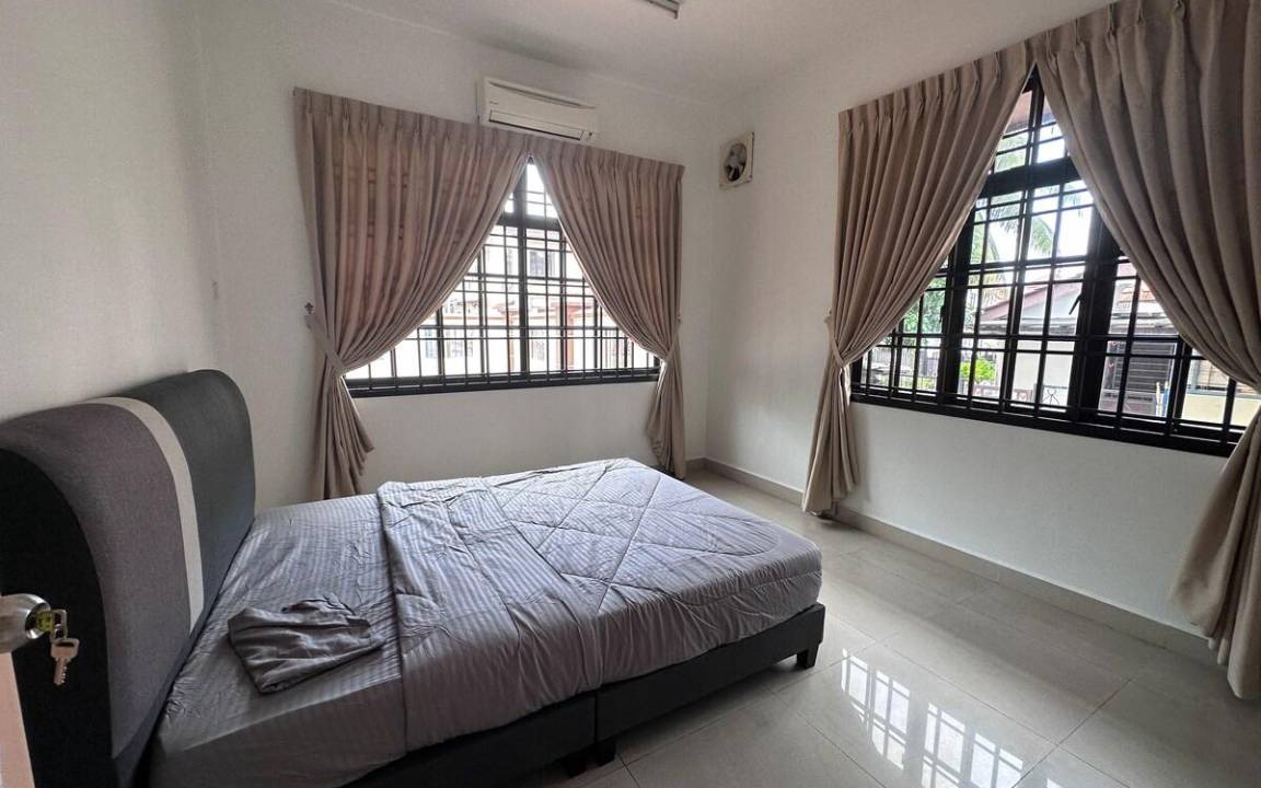 Photo of Bedroom in Ulu Tiram