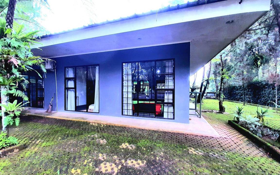 Photo of Buildings in Parongpong