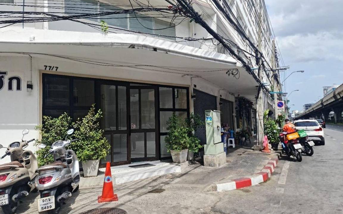 Photo of Buildings in Bang Khun Phrom