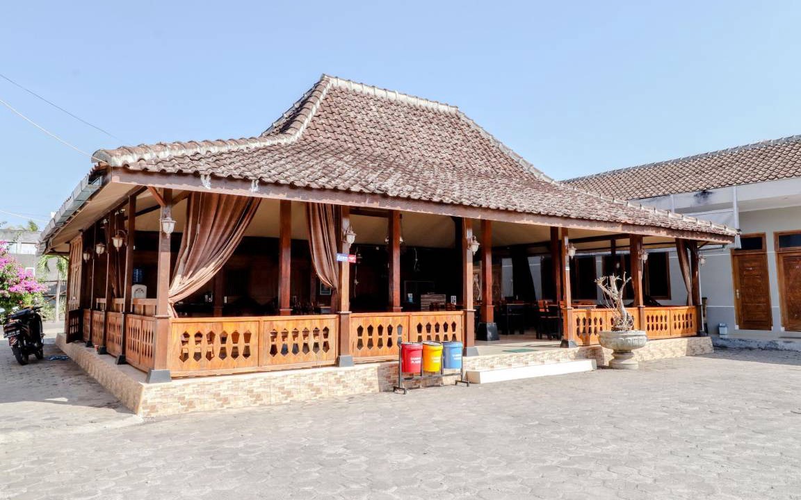 Photo of Buildings in Wonosari