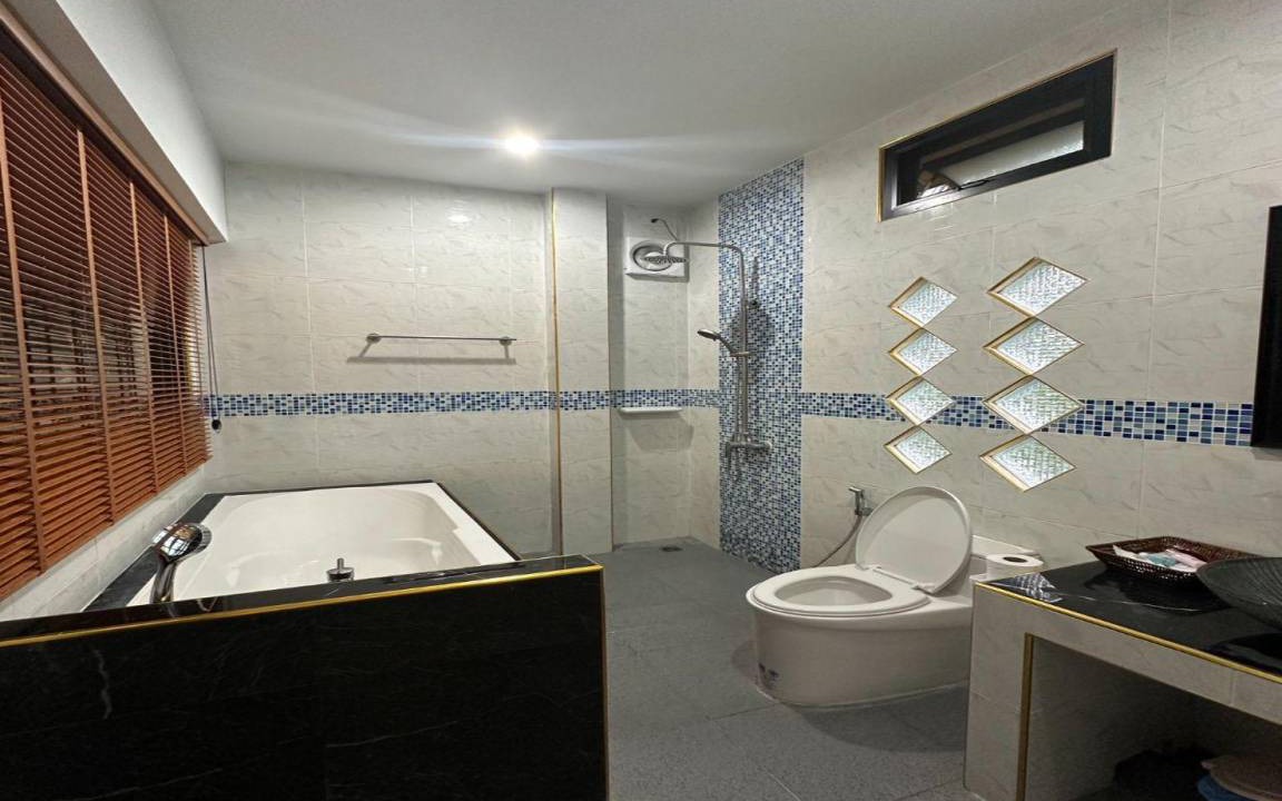 Photo of Bathroom in Ao Luek
