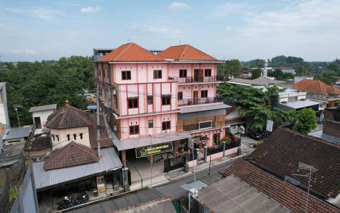 Photo of Buildings in Pare